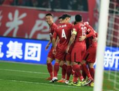 关于上海上港客场负于大连一方，遭遇连败的信息